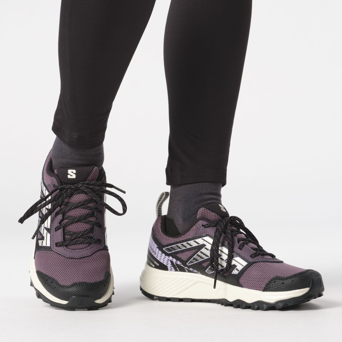 #Color_Violeta/Negro