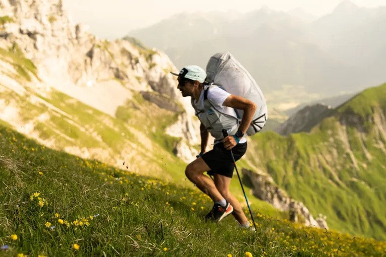 Cómo usar los bastones de trekking